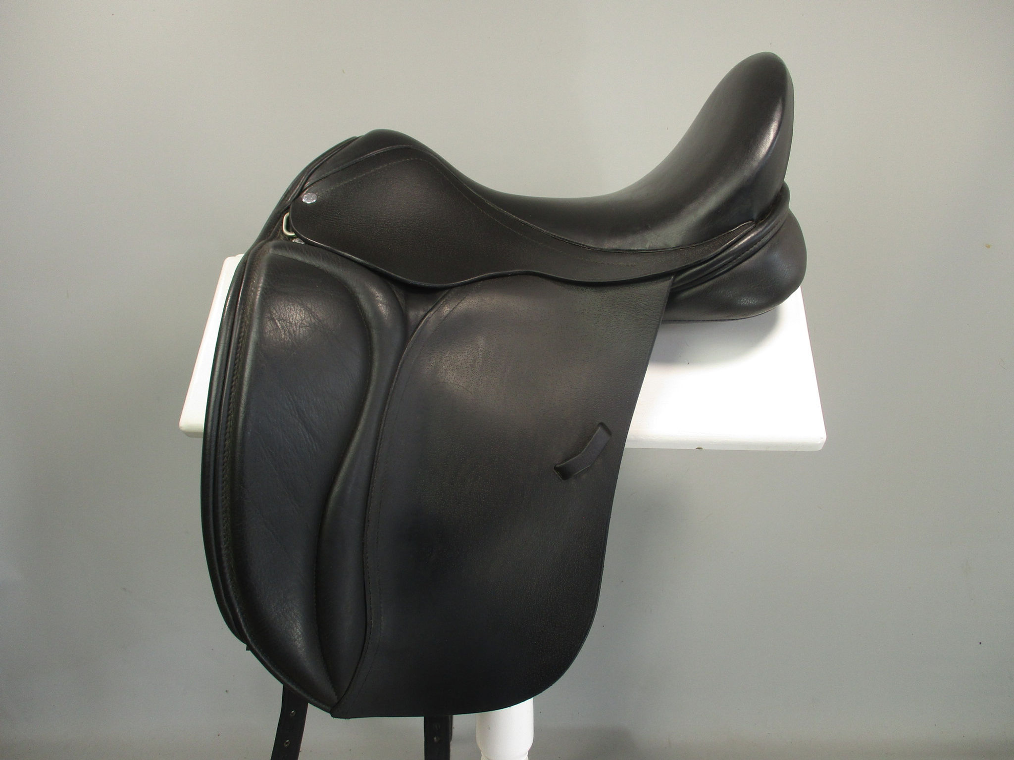 Loxley Dressage Saddle 17" W