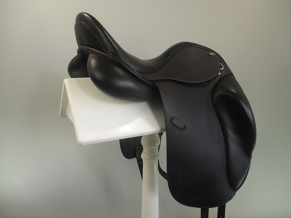 Thumbnail: PDS Entrada Monoflap Dressage Saddle 17"