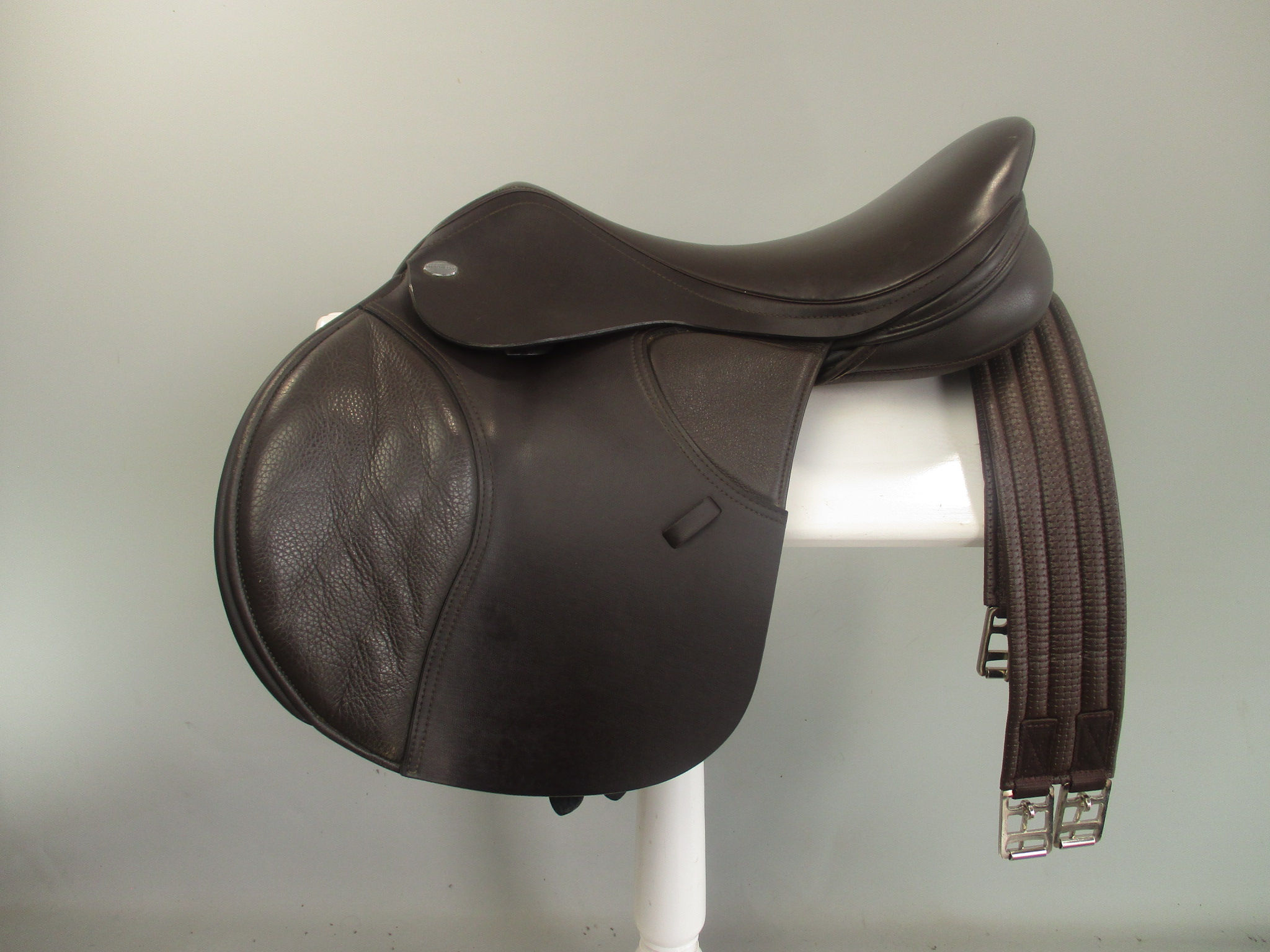 Thorowgood T8 Jump Saddle 17.5"