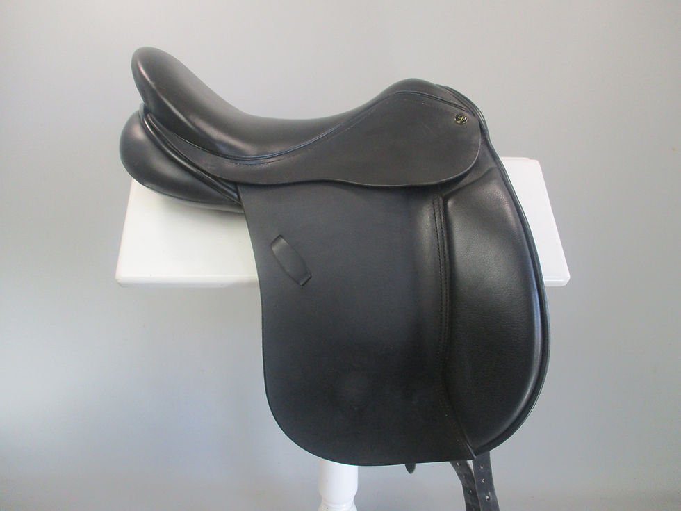 Thumbnail: Lucardie Dressage / Show Hunter Saddle 17" XW