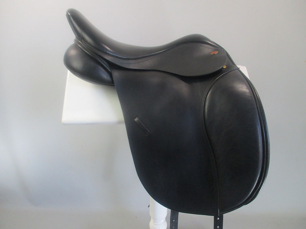 Thumbnail: Kent and Masters Cob Dressage Saddle 17.5"