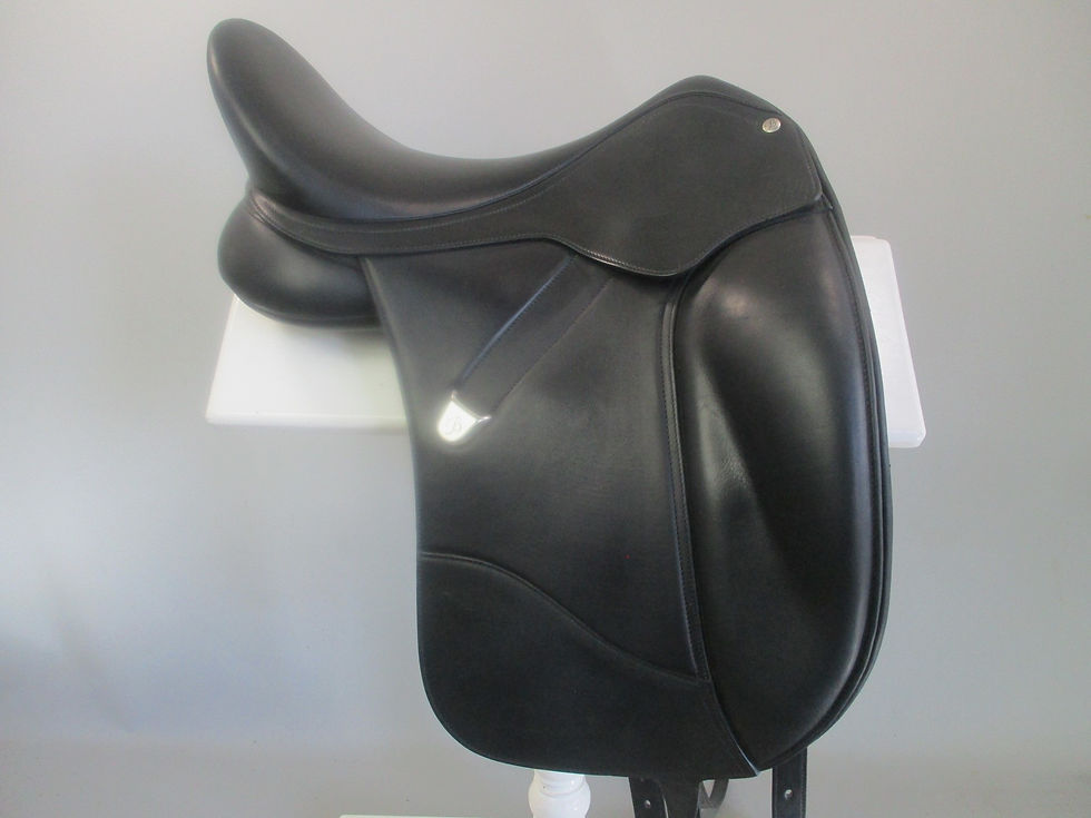 Thumbnail: Bates Luxe Isabell Dressage Saddle 17.5"