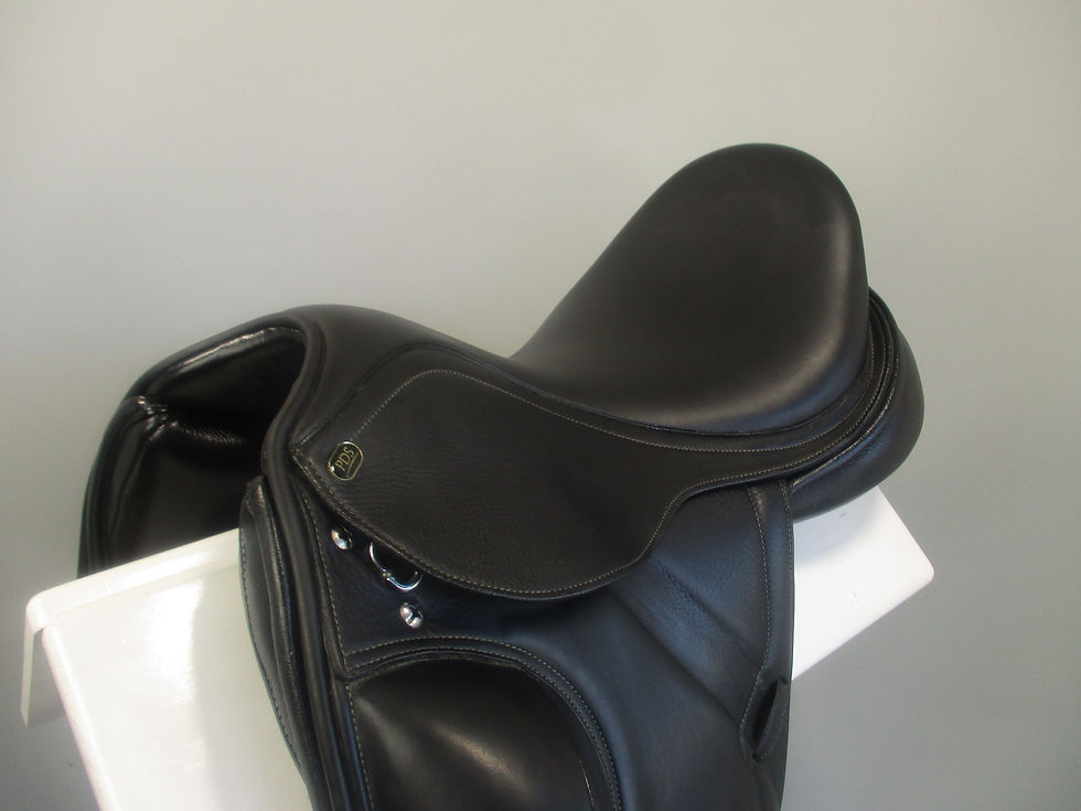 Thumbnail: PDS Escapado Monoflap Dressage Saddle 17"