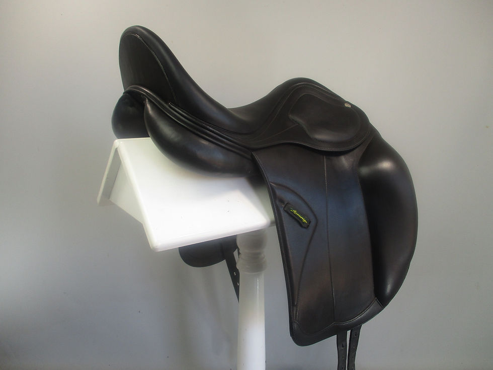 Thumbnail: Amerigo Cortina Pinerola Monoflap Dressage Saddle 17" W