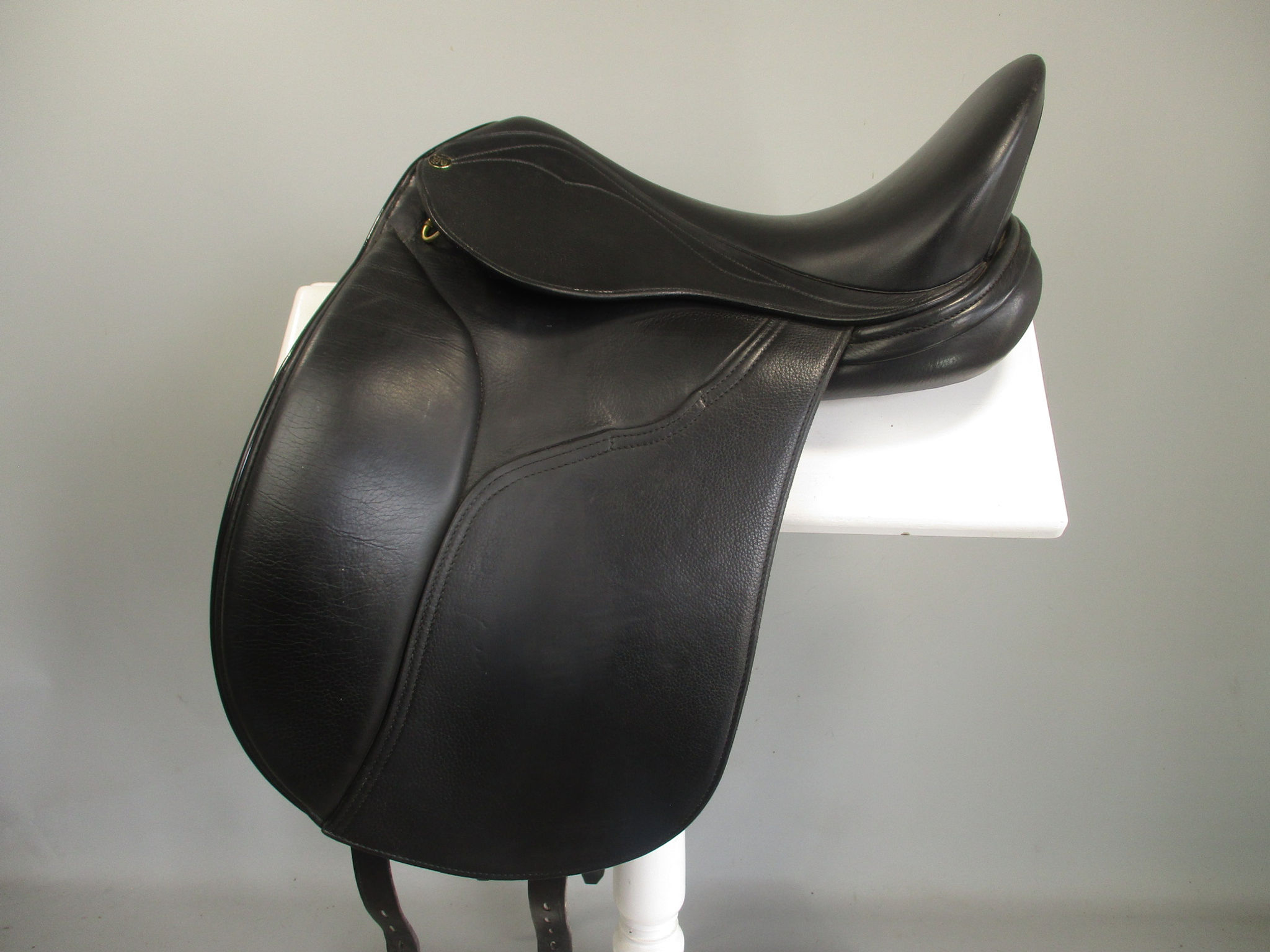 Peter Horobin SF Geneva Dressage Saddle 17" MW