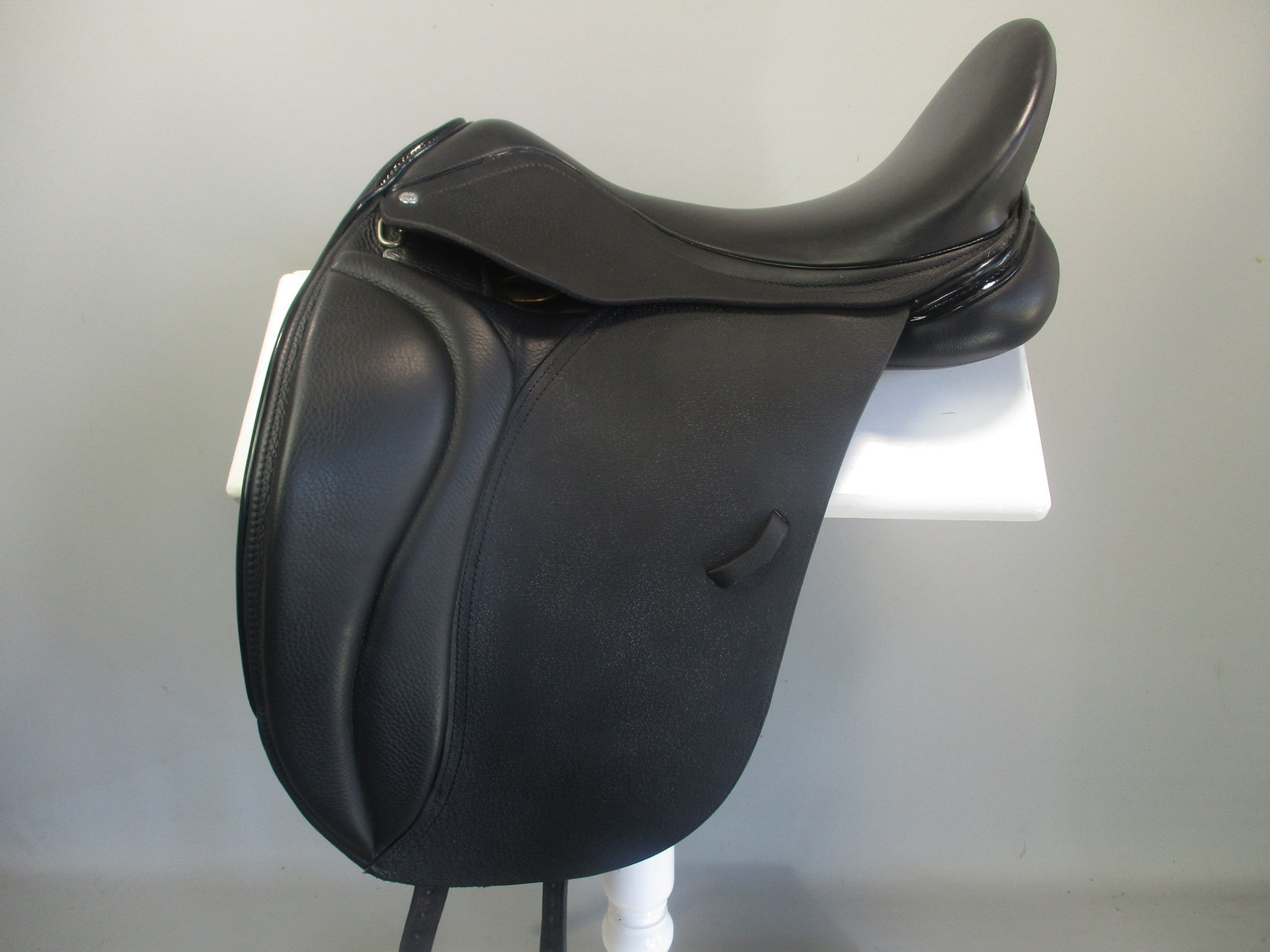 Loxley Dressage Saddle 18" XW