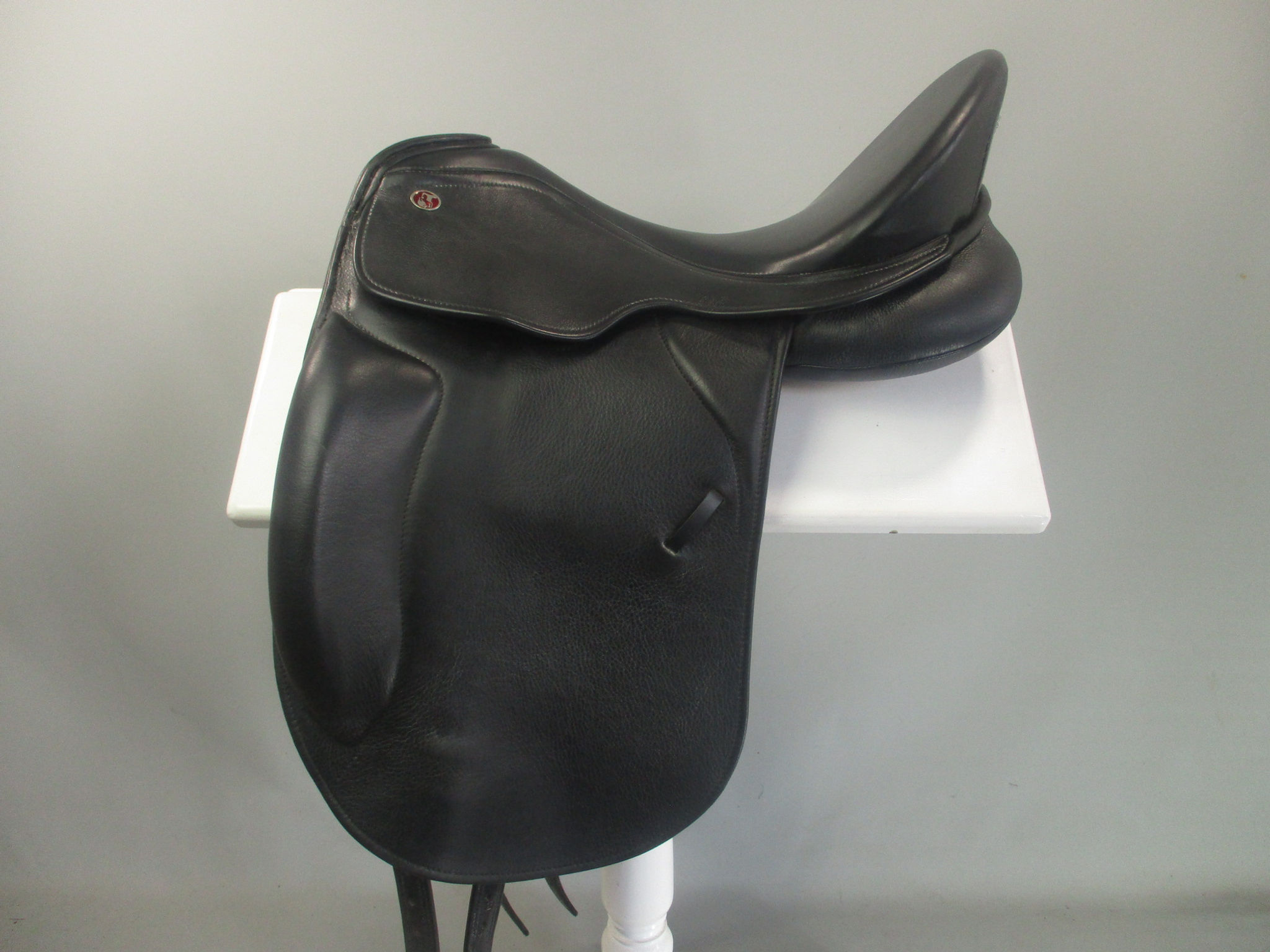 Kieffer Kontakt Dressage Saddle 17" MW/W