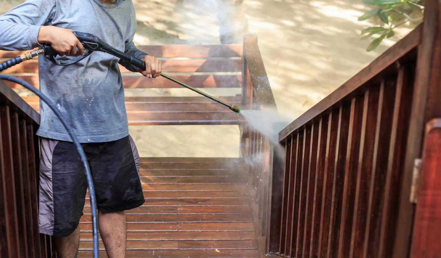 Gutter Cleaning Pros and Cons