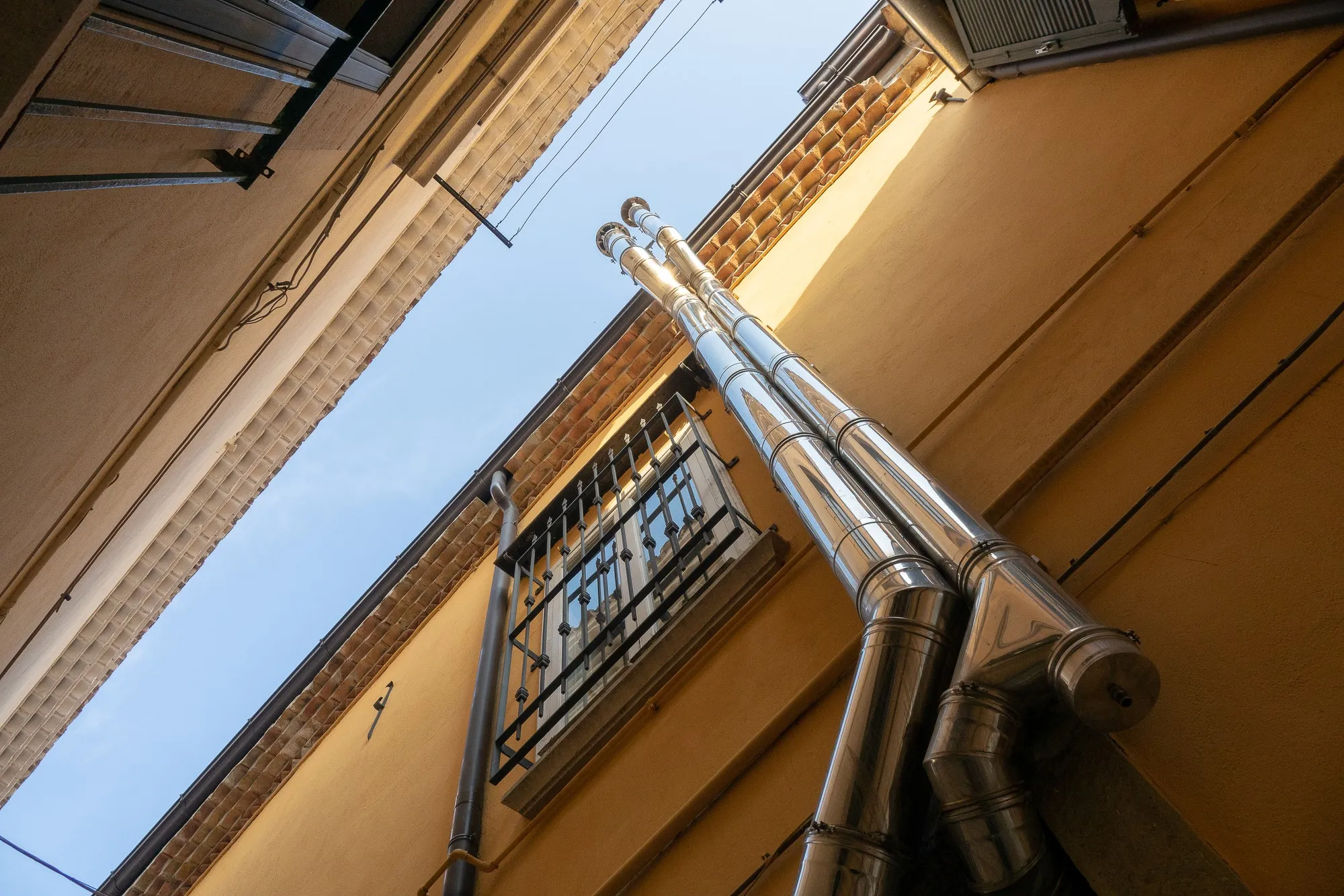 professional gutter cleaning services in Surrey.webp