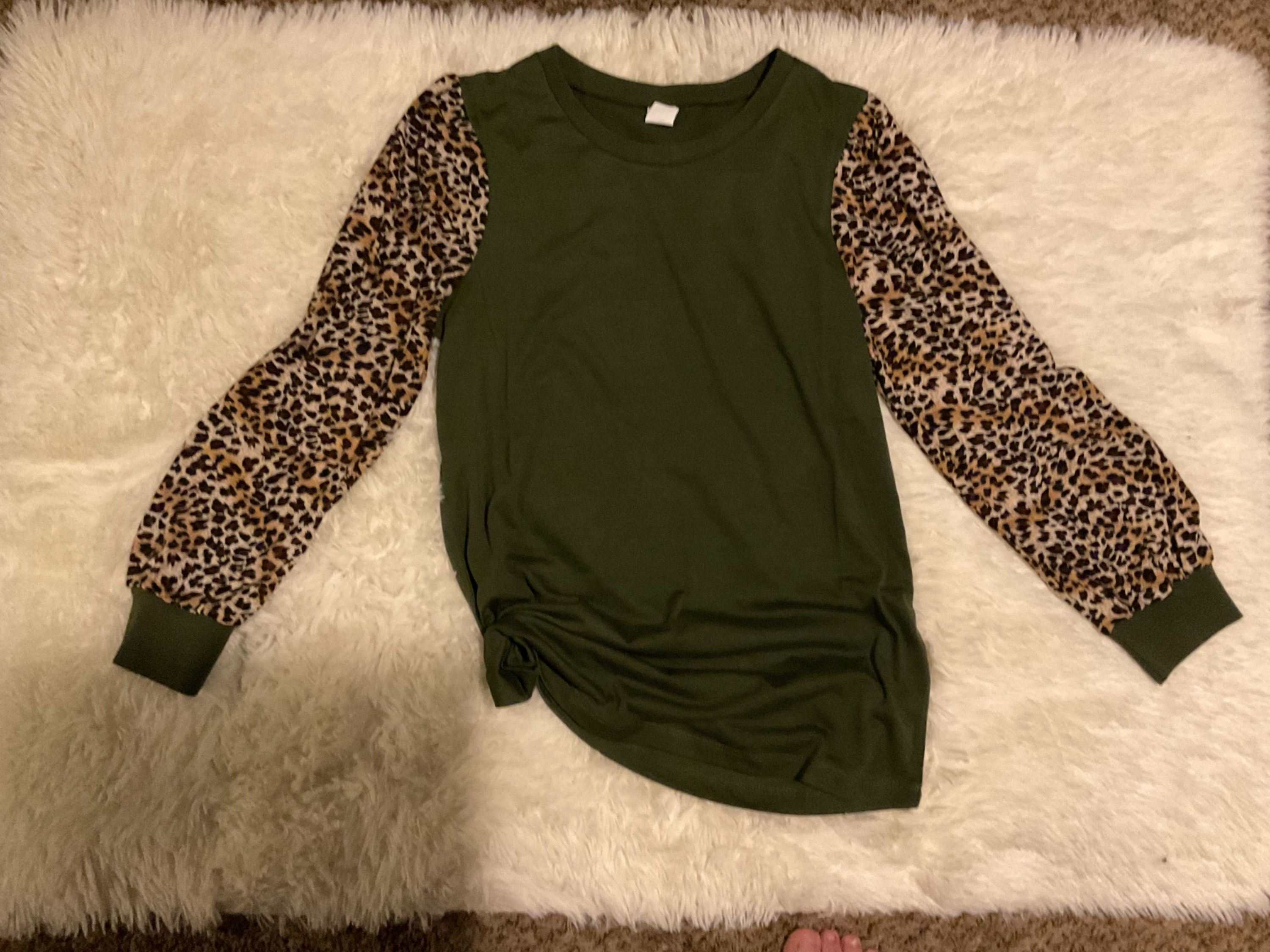 Green shirt with Leopard