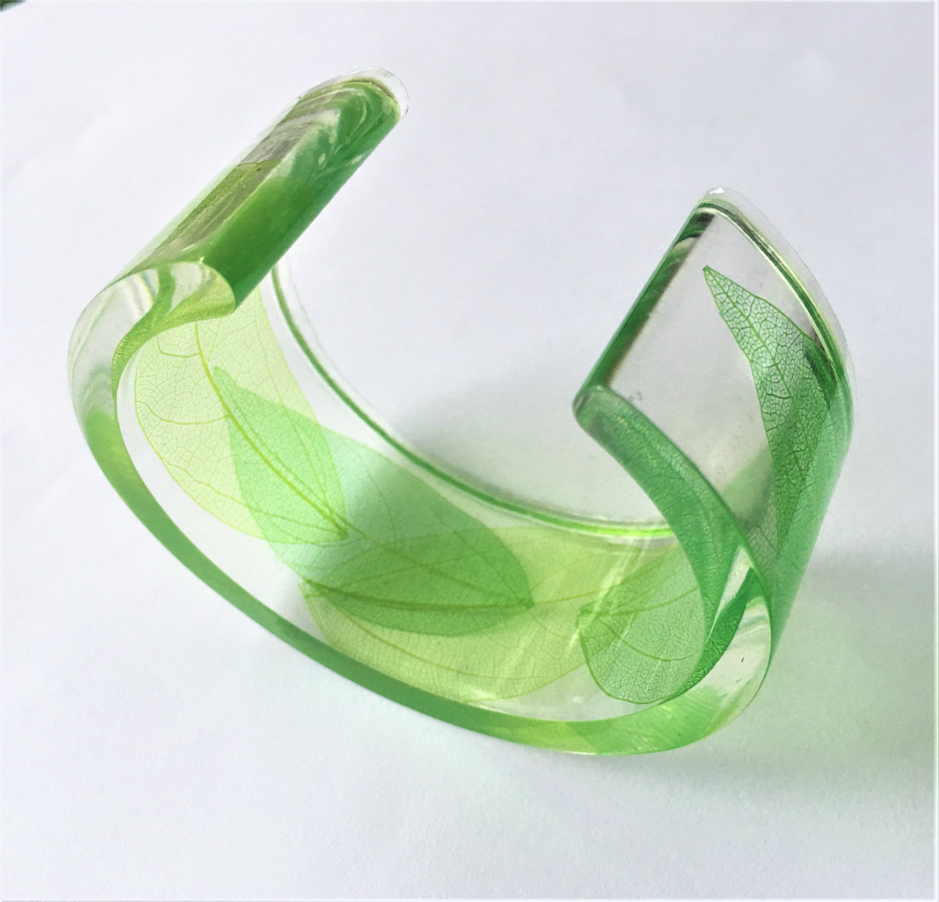 Bracelet squelette de feuille (grandeur universelle) Leaf Skeleton resin bangle