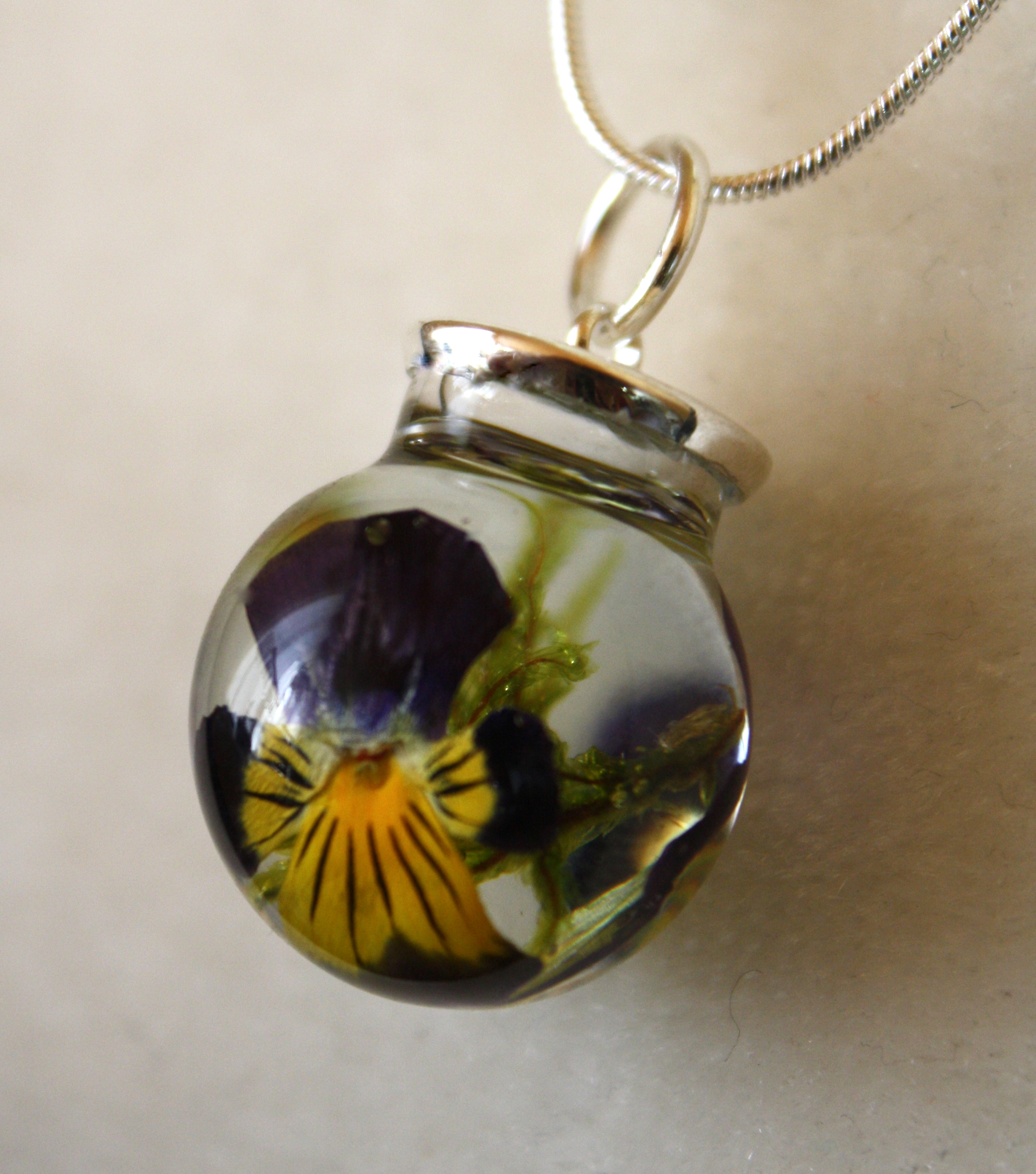 Collier bulle pensée-Pansy bubble necklace