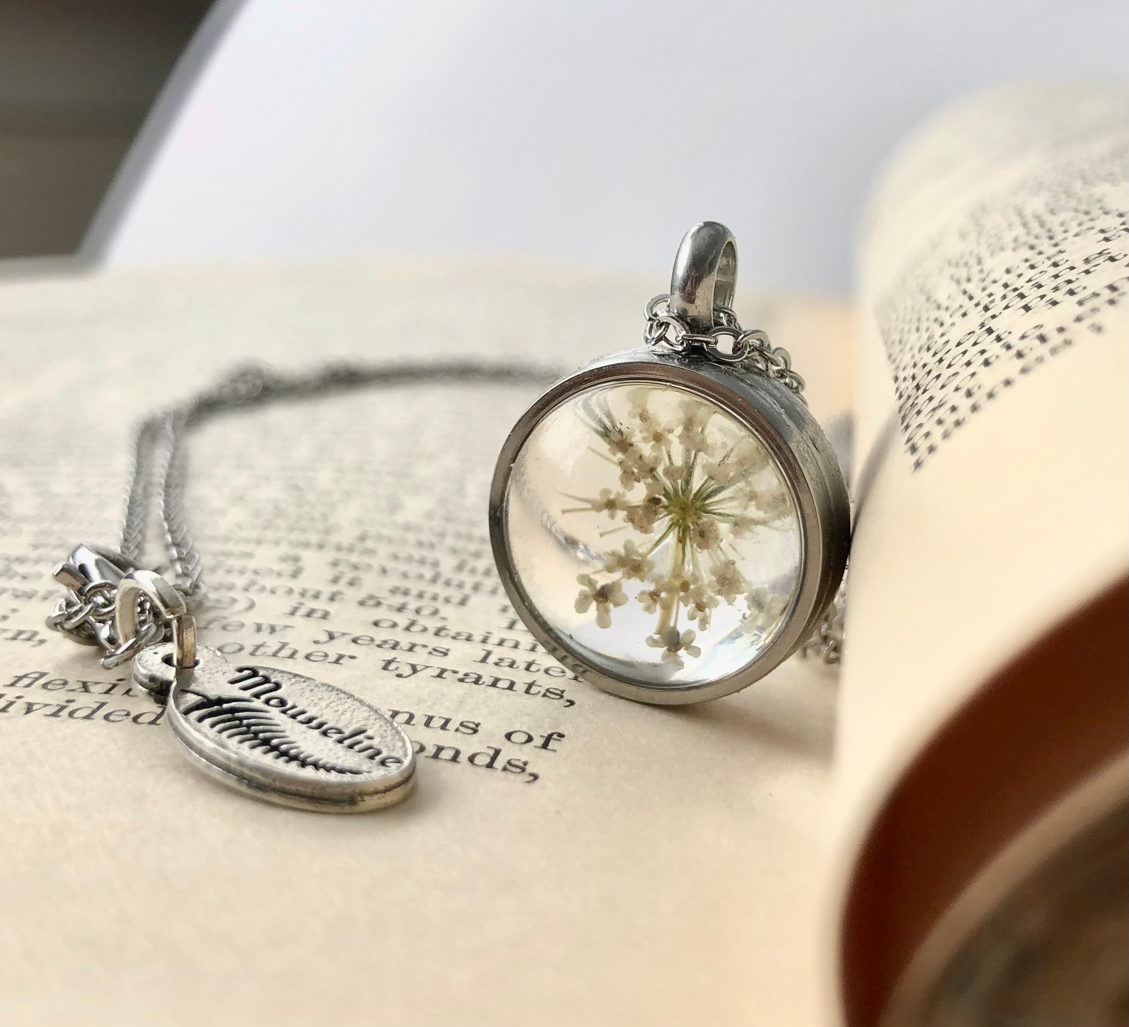 Collier sphérique carotte sauvage-Queen Anne’s lace Glass Sphere Necklace