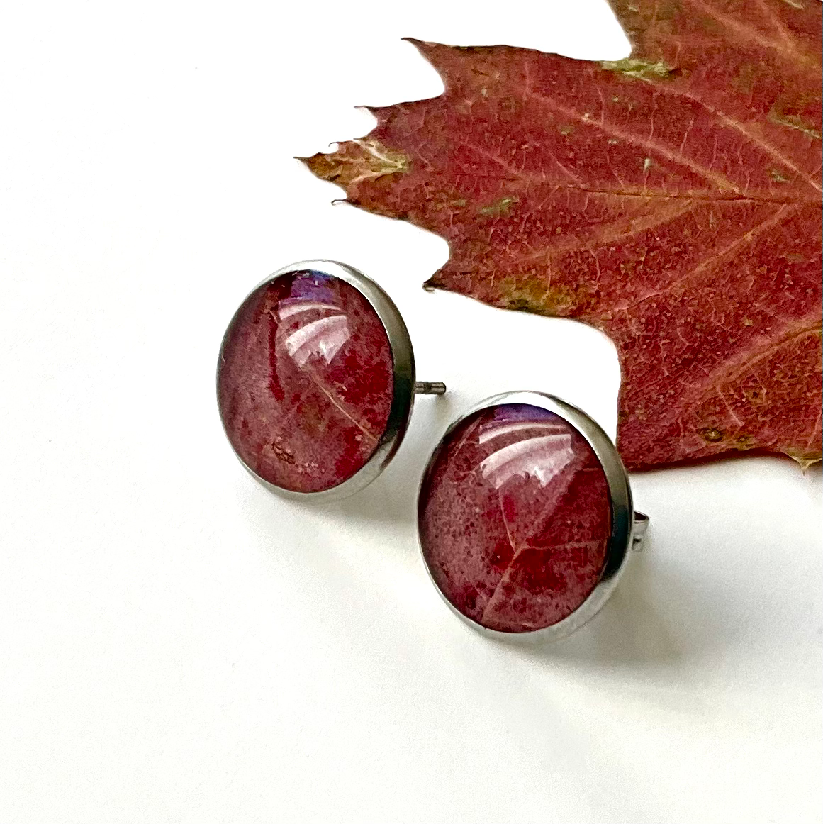 Boucles d'oreilles feuilles de chêne (boutons) Oak leaf earrings (buttons)