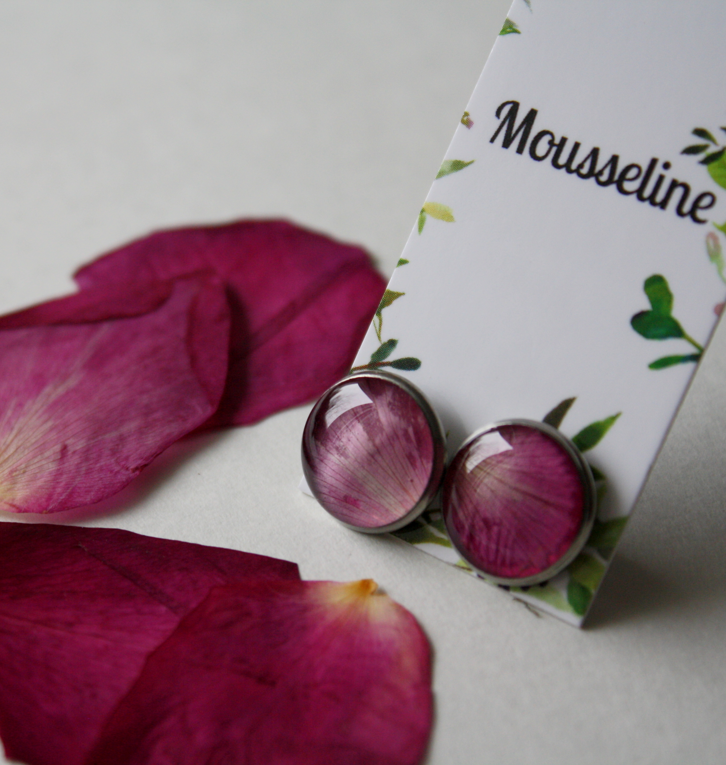 Boucles d'oreilles 'boutons' pétale de rose-Rose petal button earrings