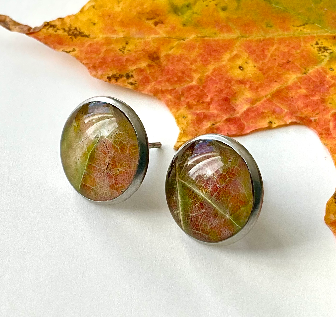 Boucles d'oreilles feuille d'érable à sucre-(boutons) Sugar maple earrings