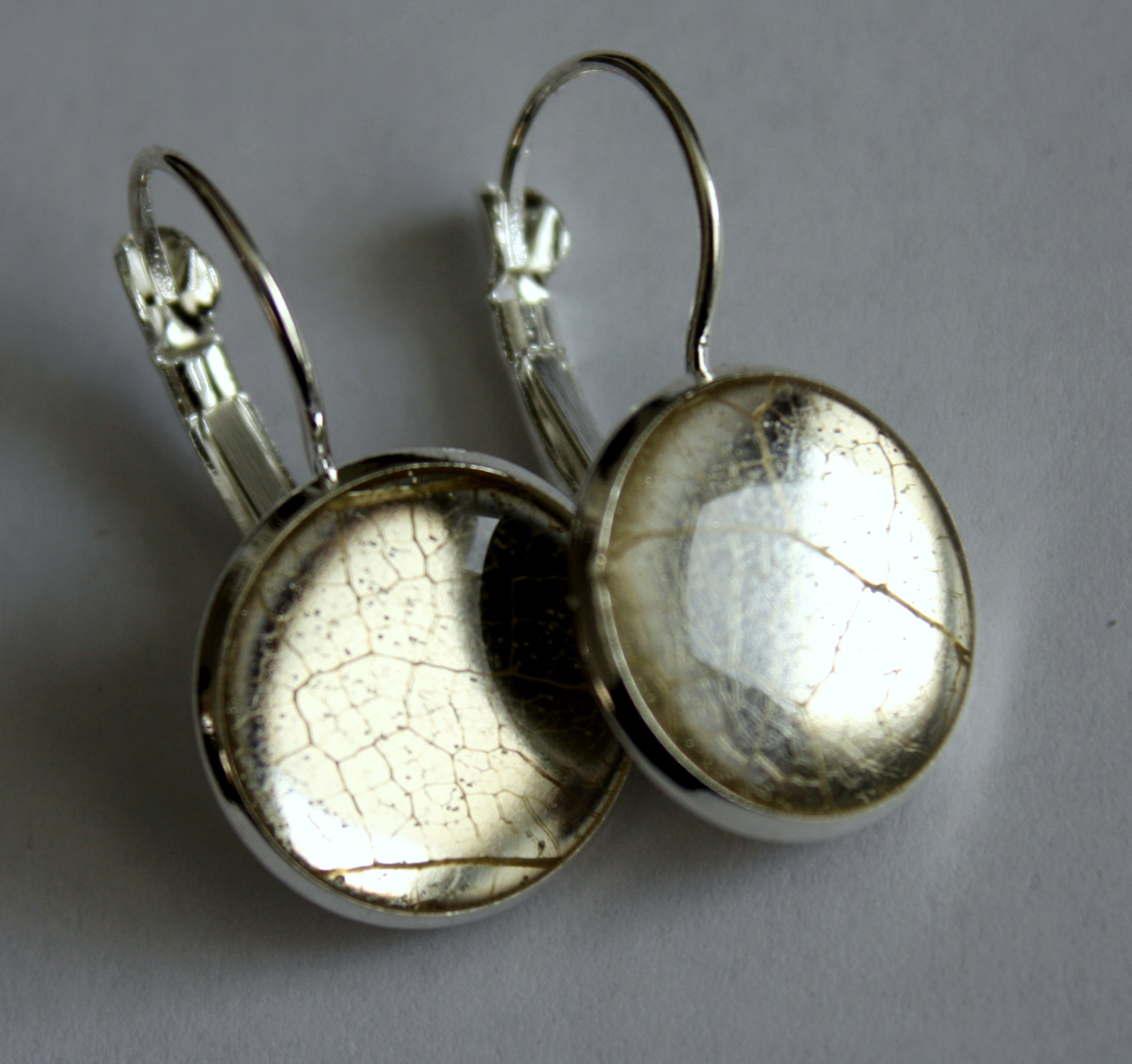 Boucles d'oreilles squelette de feuille (blanc)-Leaf skeleton earrings (white)