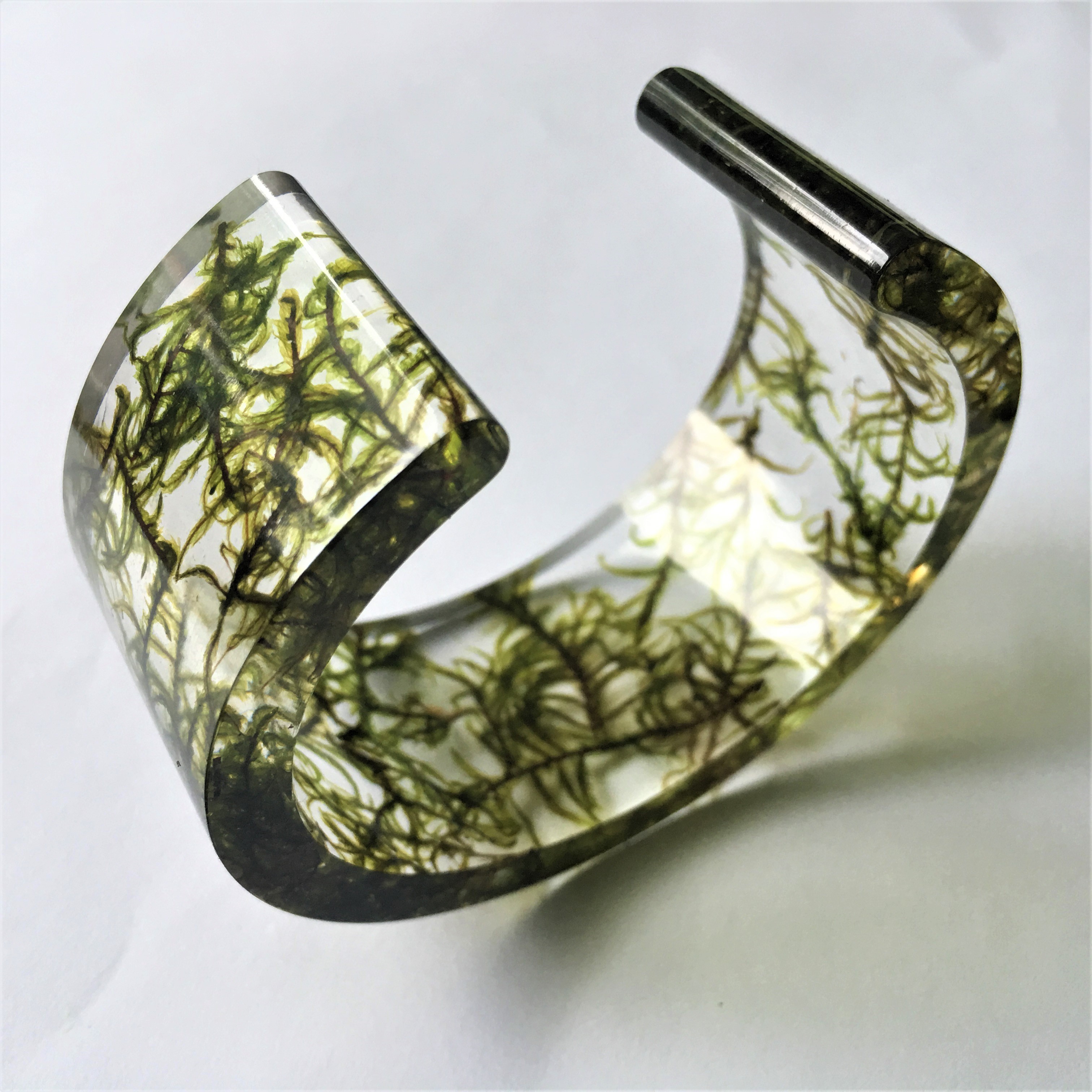 Bracelet résine Mousse de forêt, grandeur universelle-Forest Moss resin bangle