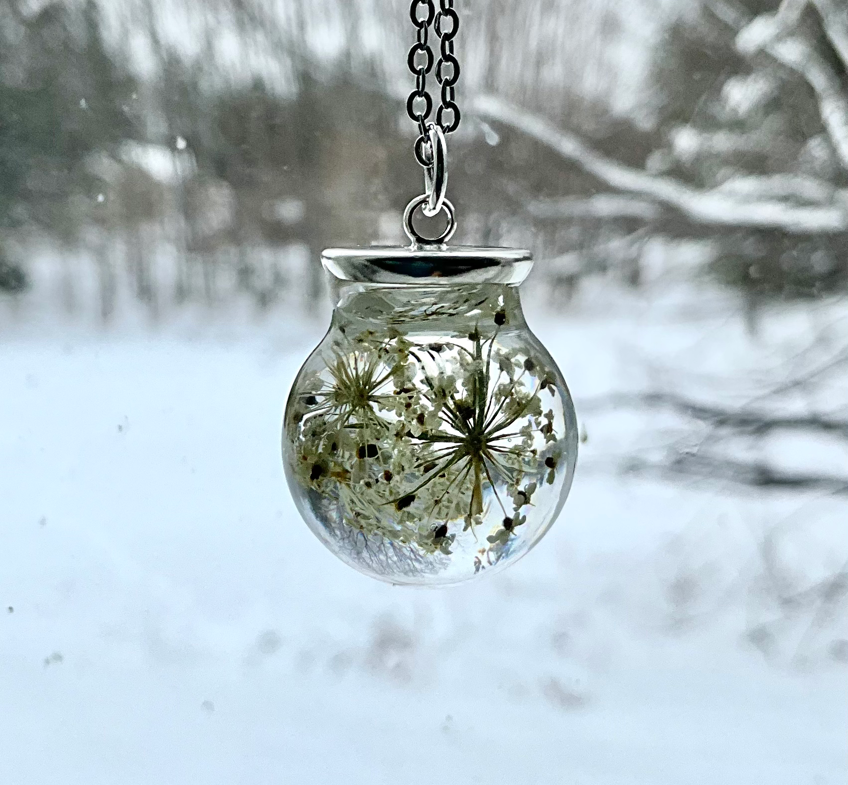 Collier Bulle Fleurs de Carotte Sauvage-Queen Anne's Lace Bubble Necklace