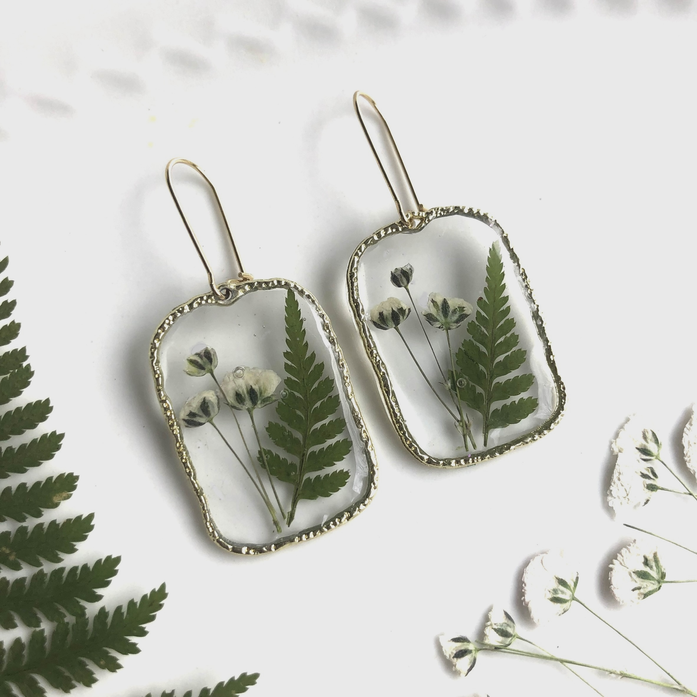 B. d'oreilles Fougère/Souffle bébé-Or-(G)-Fern and Baby's Breath-Gold (L)