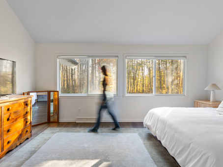 Airbnb Host Tips: The Complete Guide to Airbnb Listings That Book, a Stunning Airbnb Aesthetic, and Building a Real Airbnb Business in New England and Beyond || Part 1