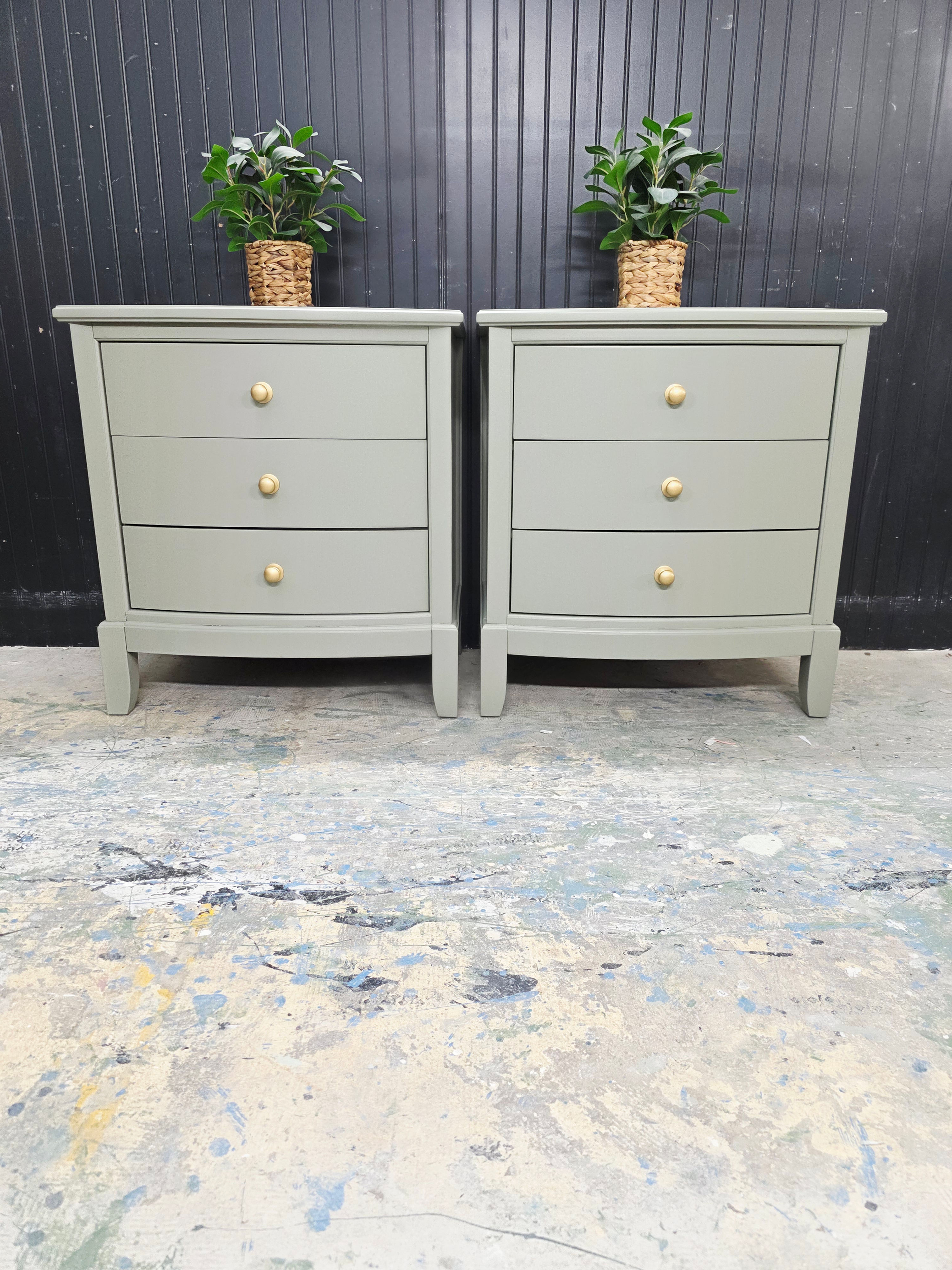 2 modern nightstands 