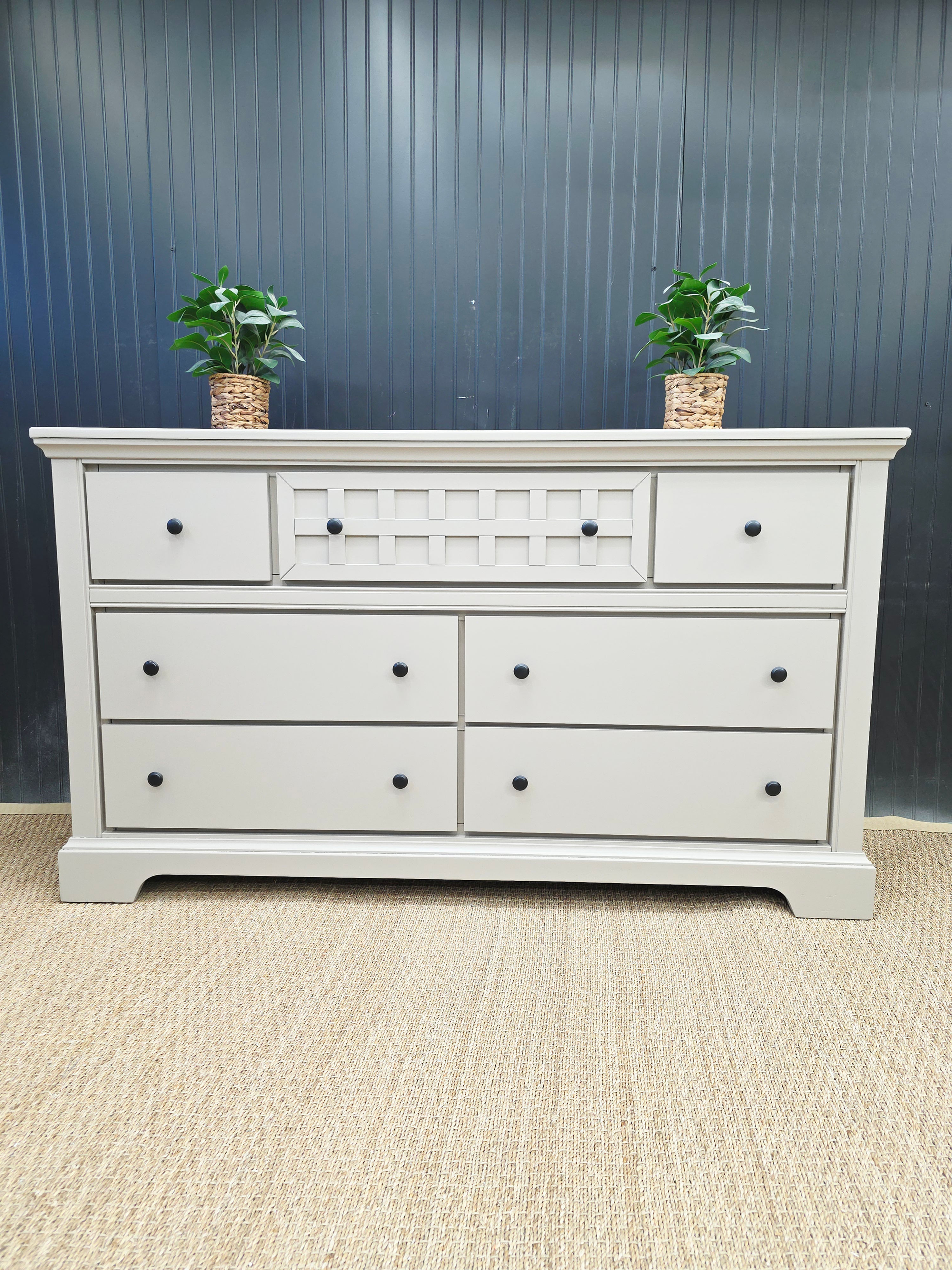 Modern dresser