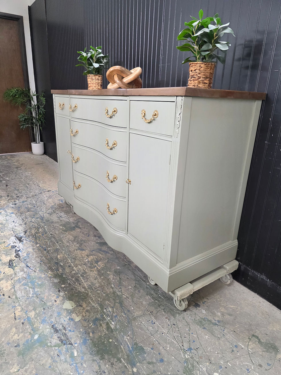 Thumbnail: Vintage sideboard /buffet 