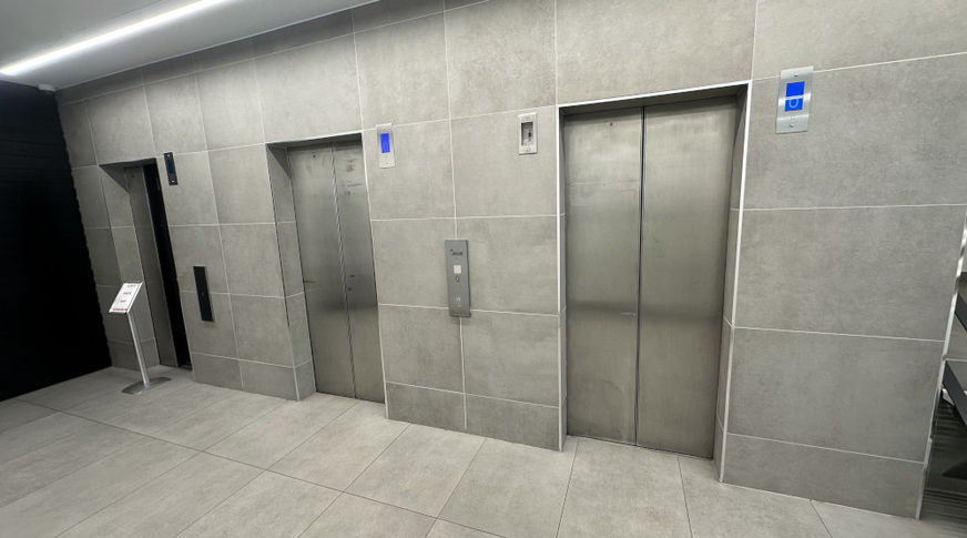 Worn out stainless steel lifts