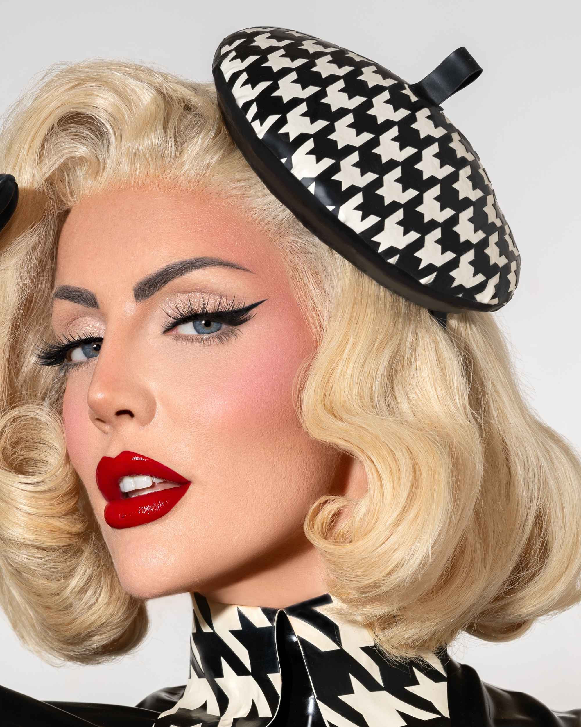 latex houndstooth beret