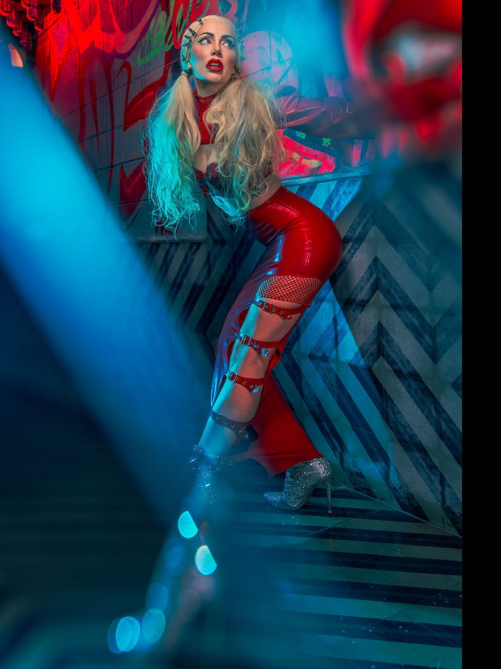 stunning long skirt with a leg-revealing thigh split fastened with buckles, along with a mesh panel to the upper cut out for