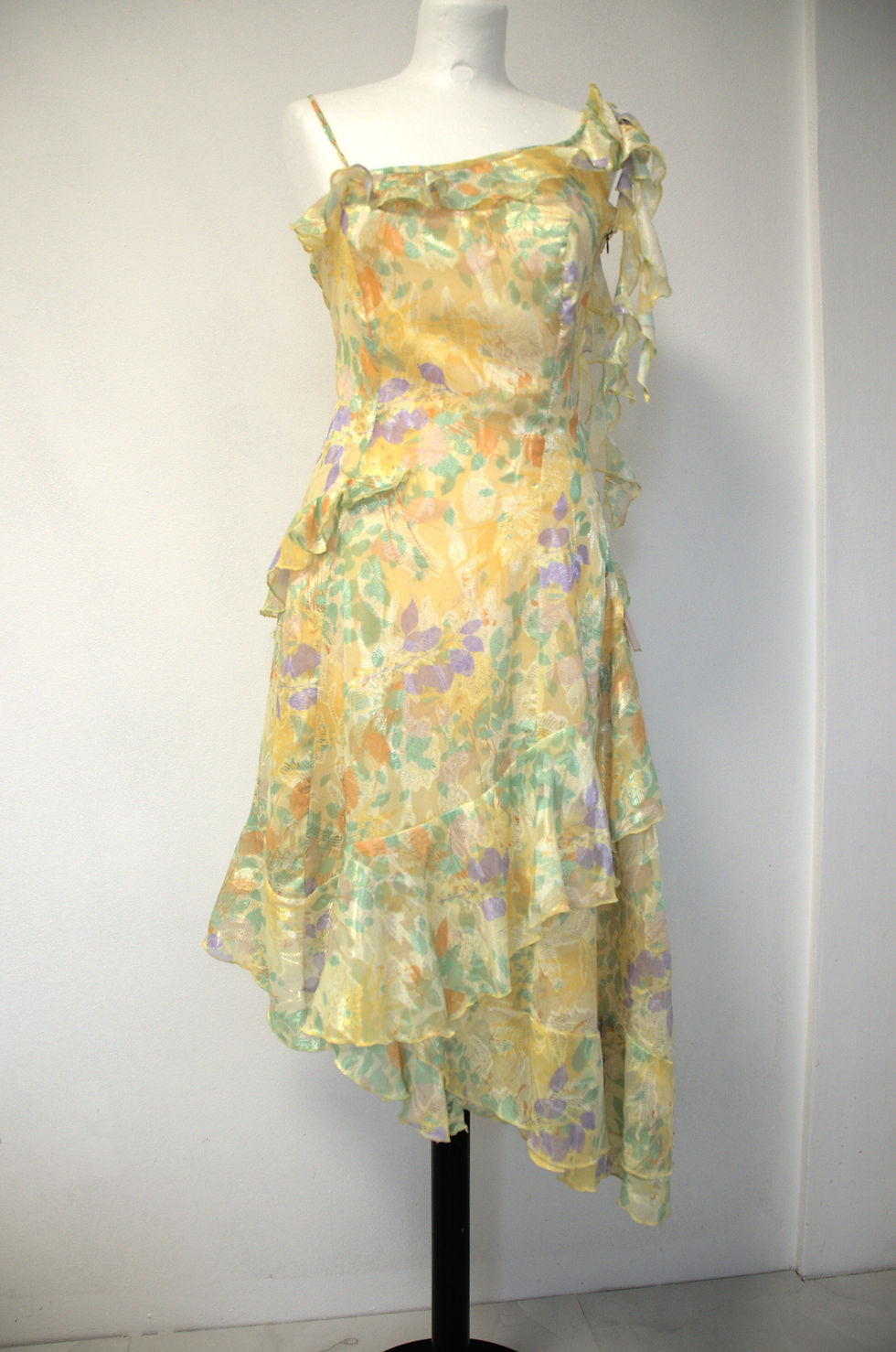 Miniatura: Yellow Floral Ruffle Dress – Feminine I., Lace-Up Back, One-of-a-Kind Original 