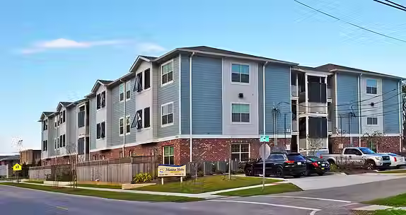 Lake Avenue Exterior 1.avif