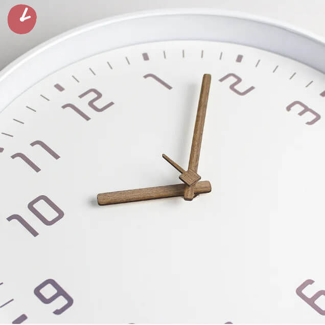 שעון קיר קליק ג'אפאן בצבע לבן