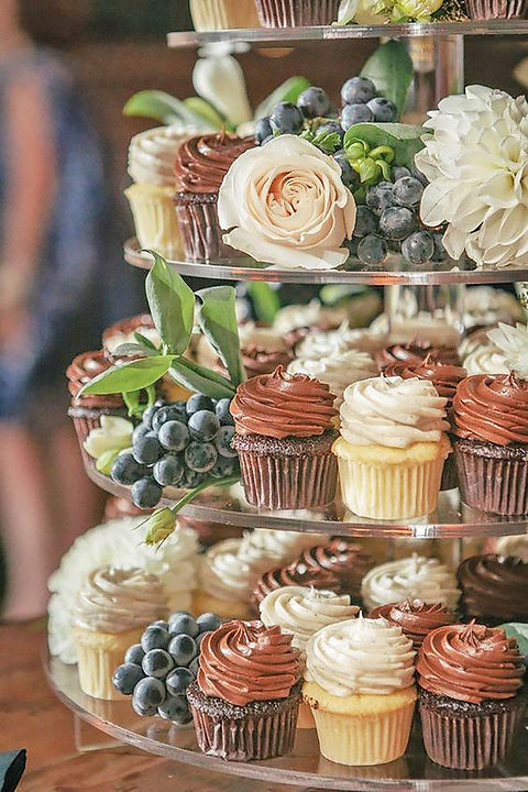 chocolate-rustic-wedding-cupcake-tower-ideas.jpeg
