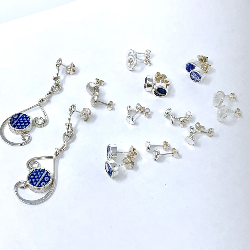 Thumbnail: Oval swing earrings with beach tile