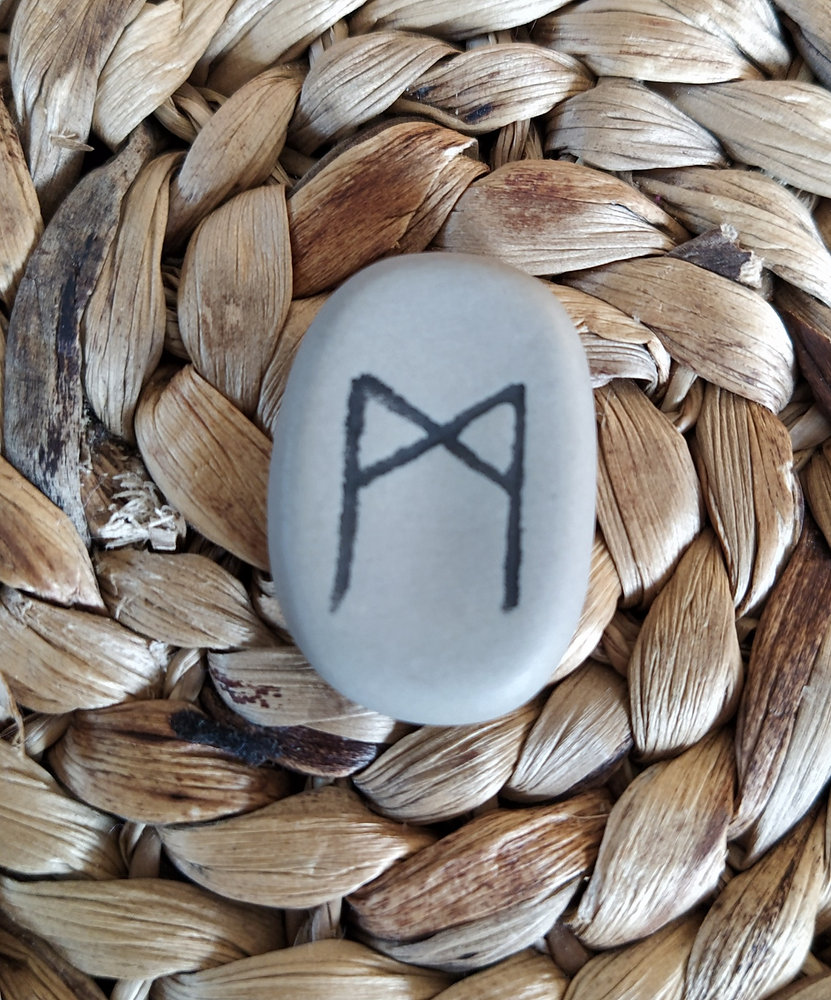 Tirage voyance de la rune MANNAZ, MAN, MADR, MADHR, MADTHR, MADTHUR ...