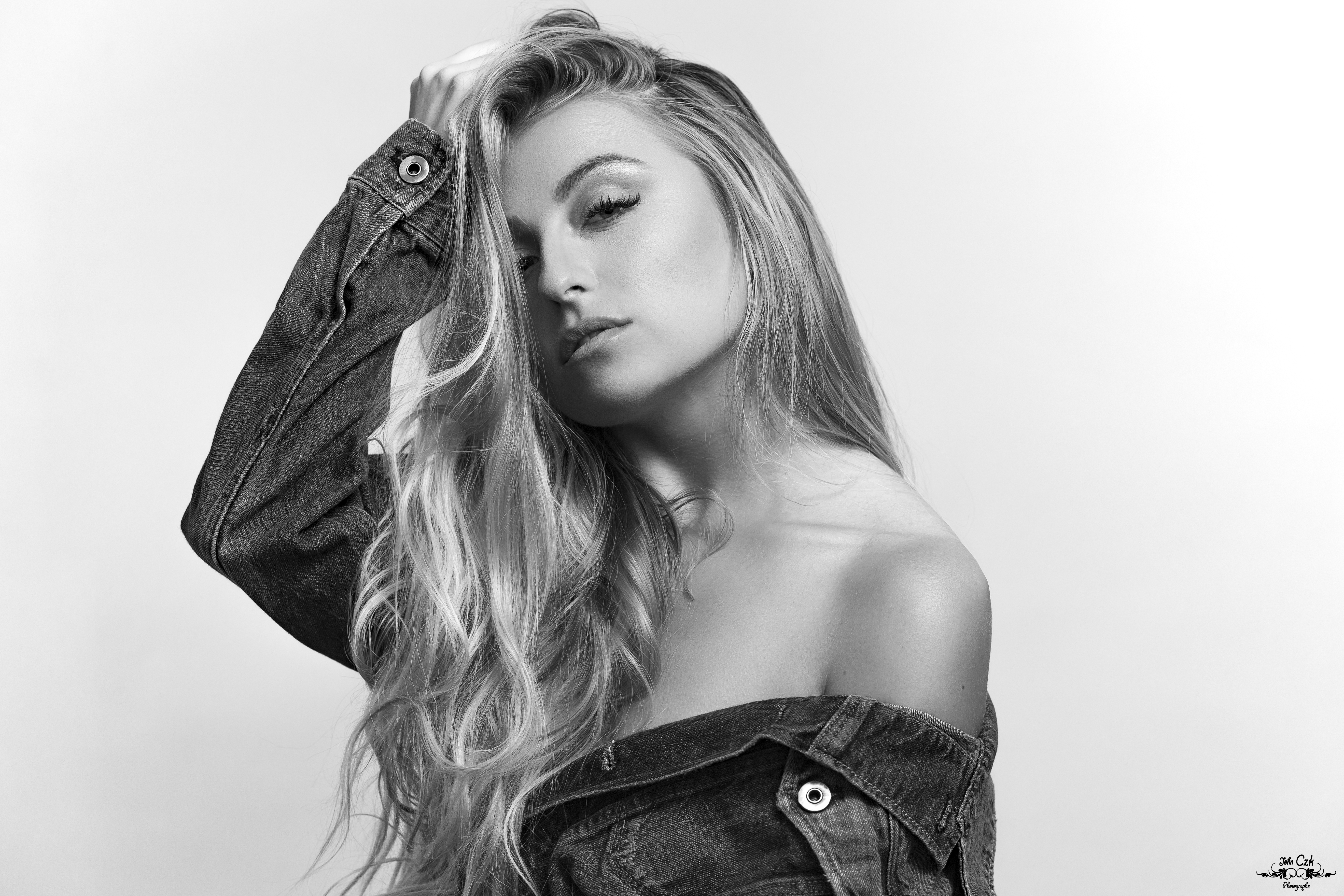 AGATHE M