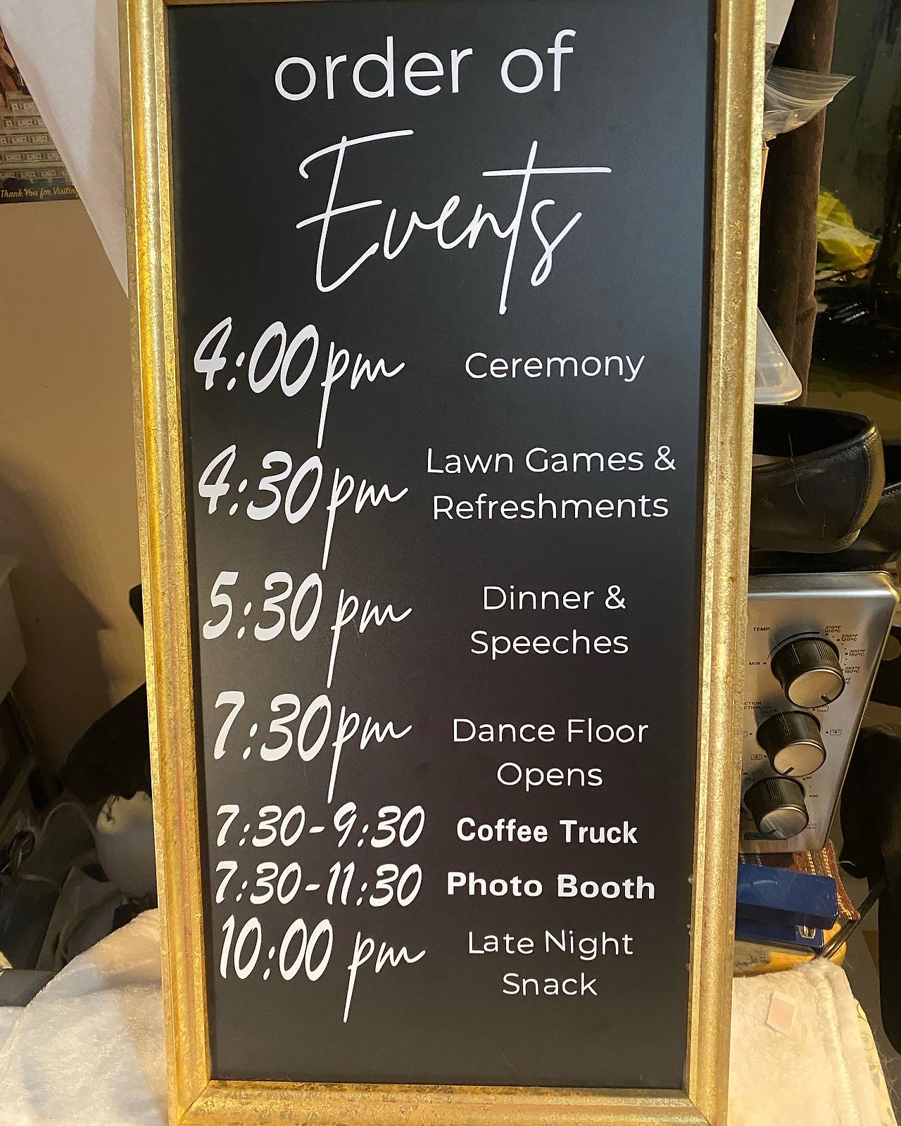 Customized Signs, Customized Props , Winnipeg Photo Booth , Manitoba Photo Booth 