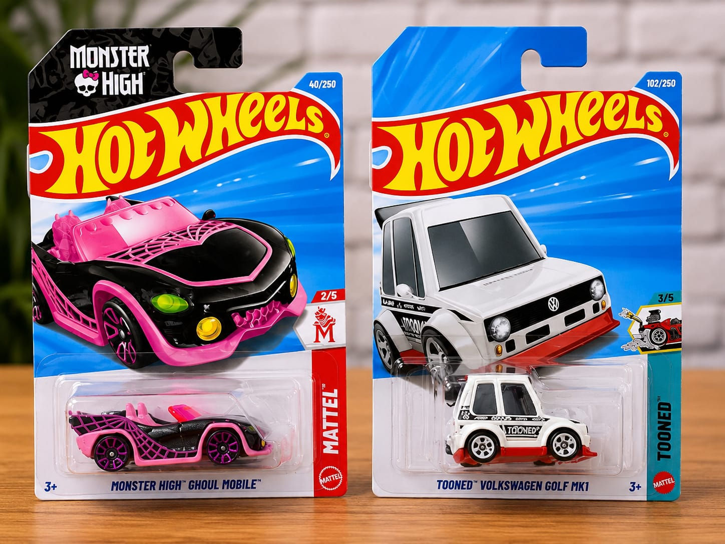 Hot Wheels Monster High Ghoul Mobile & Tooned Volkswagen Golf MK1 Combo Pack