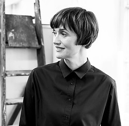 Clare%2520Twomey%2520portrait%2520bw_edi