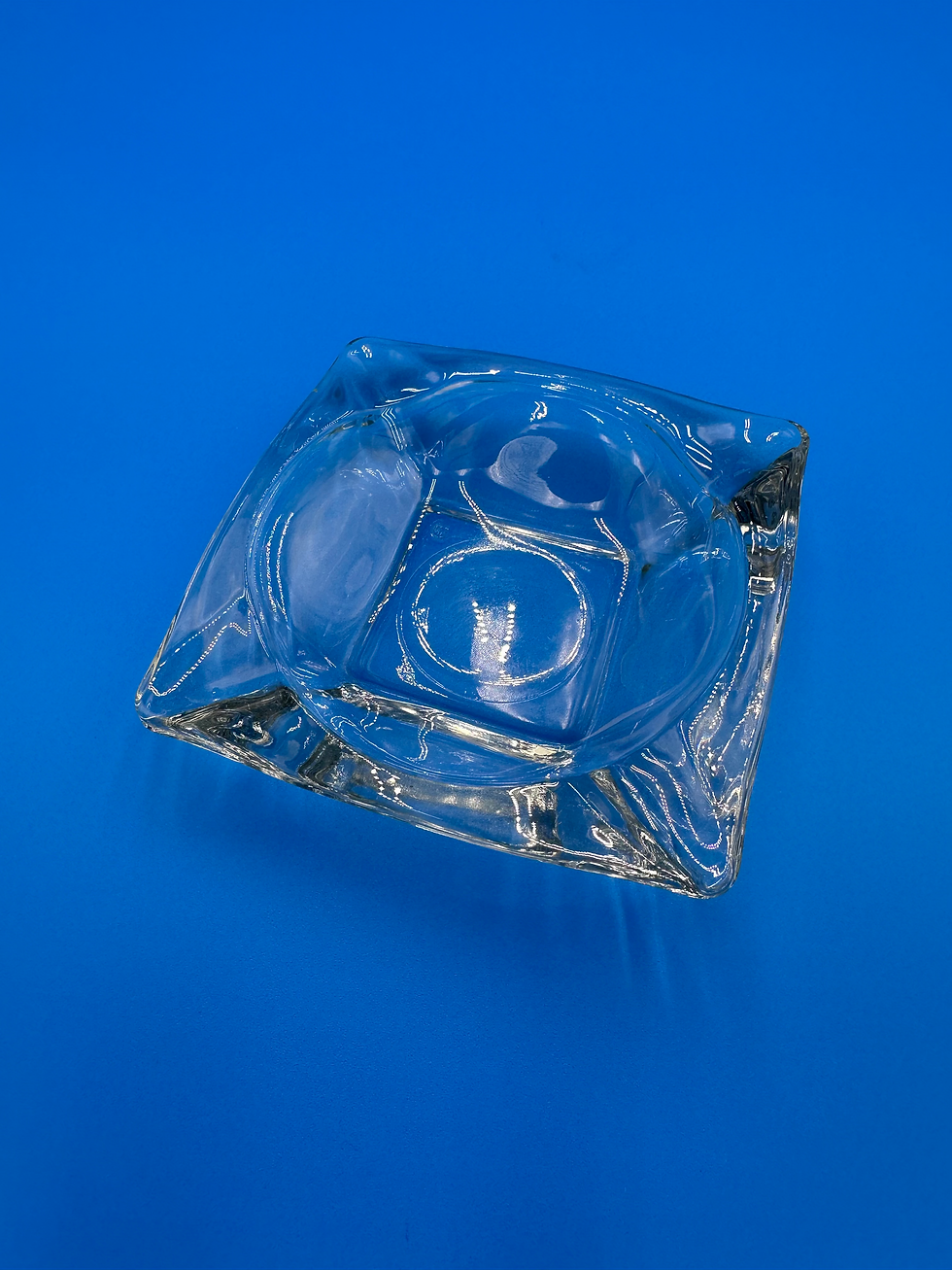 Thumbnail: Glass Ashtray Set