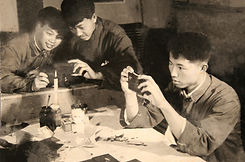 03 1976 在如东县文化馆创制幻灯片.jpg