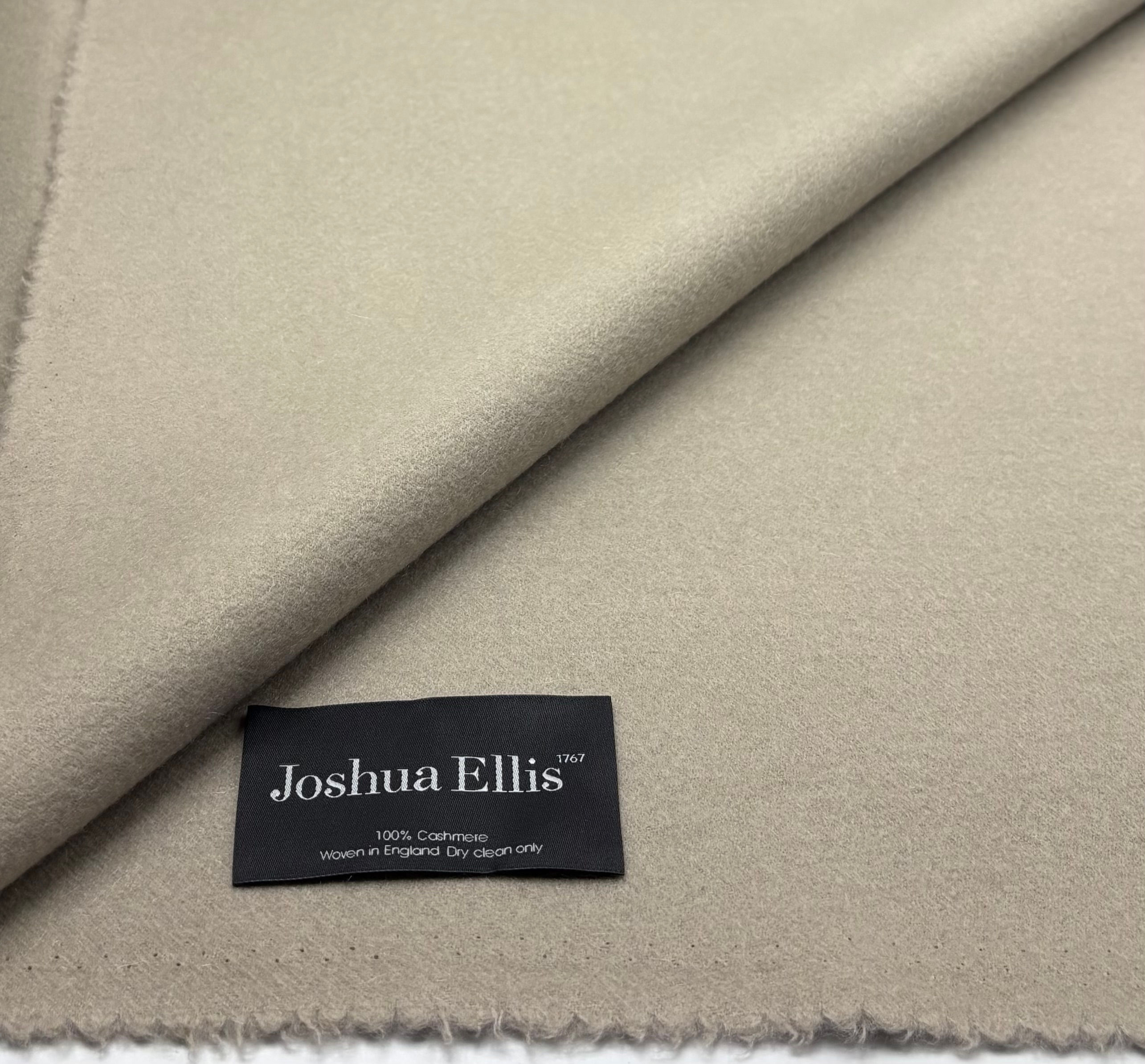 Beige 100% Cashmere Textile Fabric Made In England 4.0 Meters