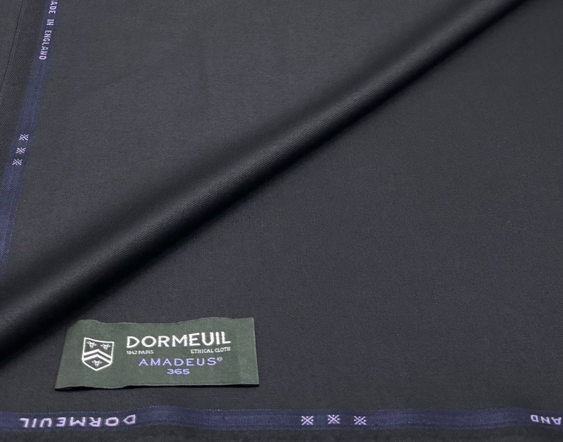 Plain Black AMADEUS 365 Wool Textile Fabric - 2.70 Meter