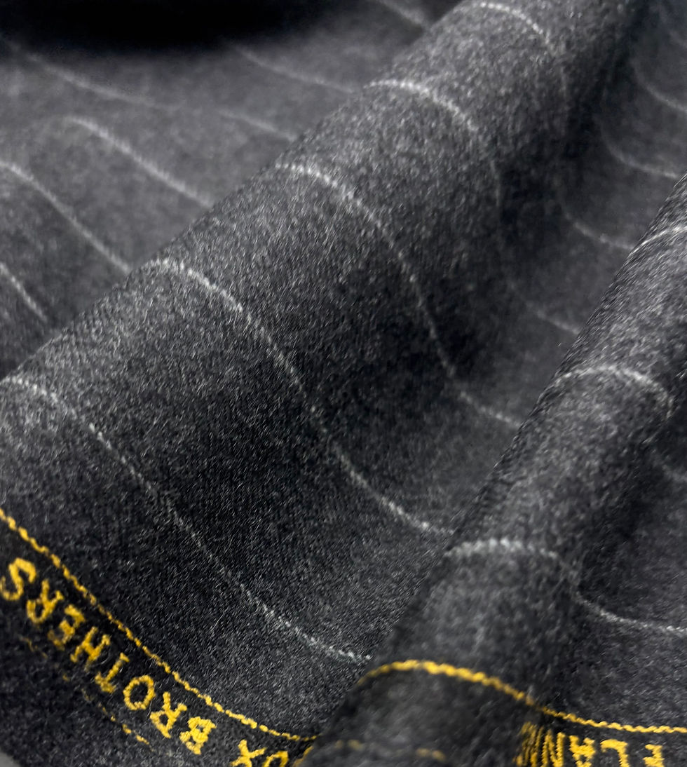 الصورة المصغرة: Grey Chalk Stripe Worsted Flannel Wool Fabric By Fox Brothers - 3.50 Meterst