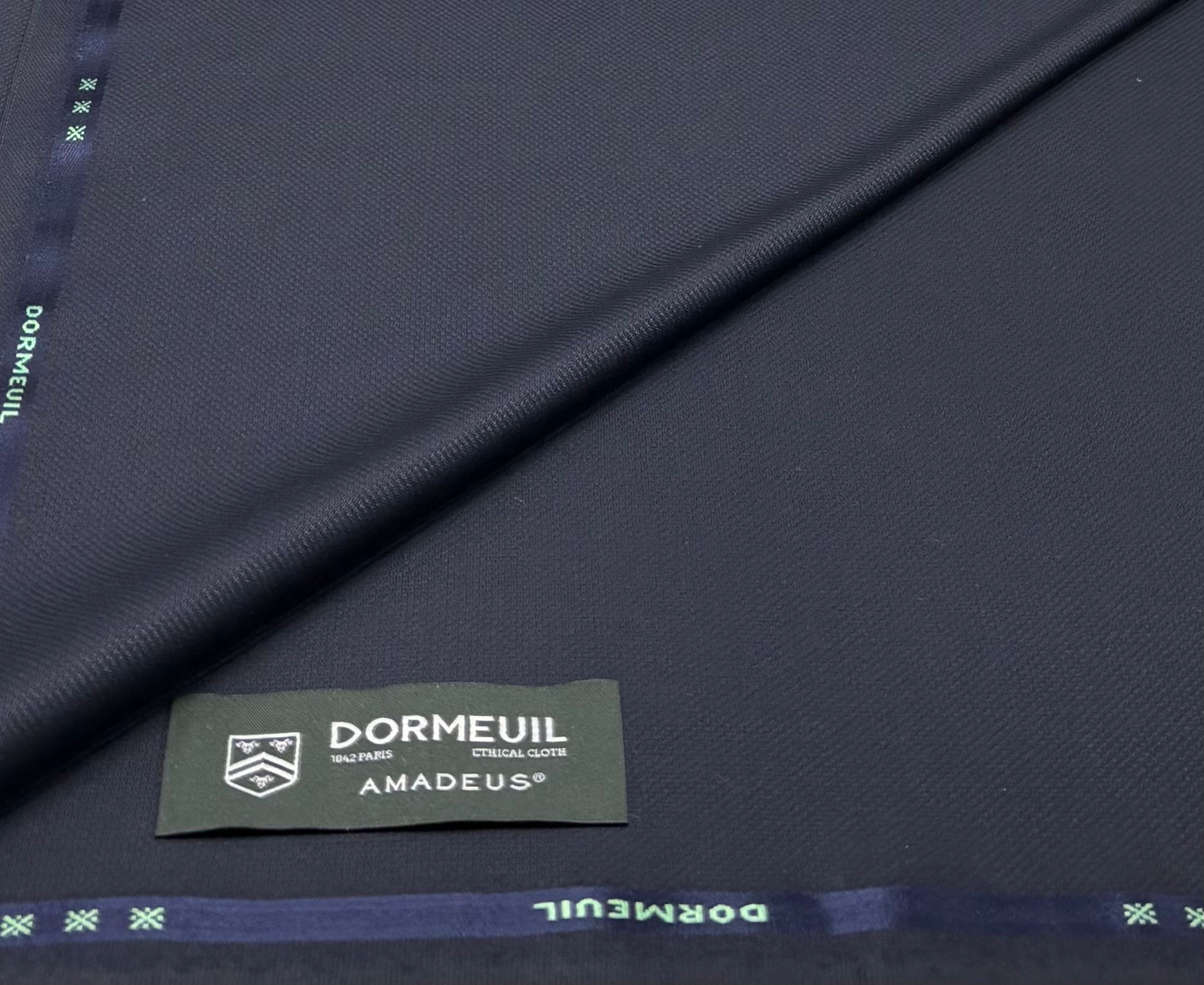 Navy Sharkskin AMADEUS All Wool Textile Fabric - 3.40 Meters