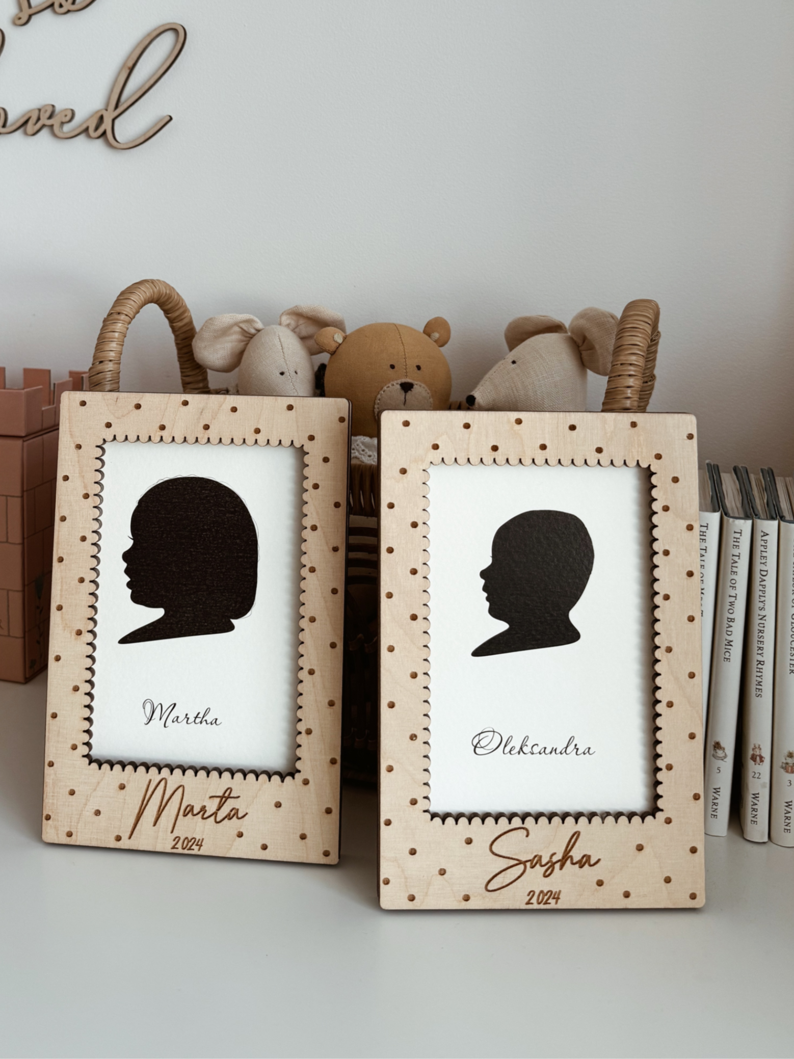 Деревʼяна рамка для фото малюка. Декор у дитячу кімнату