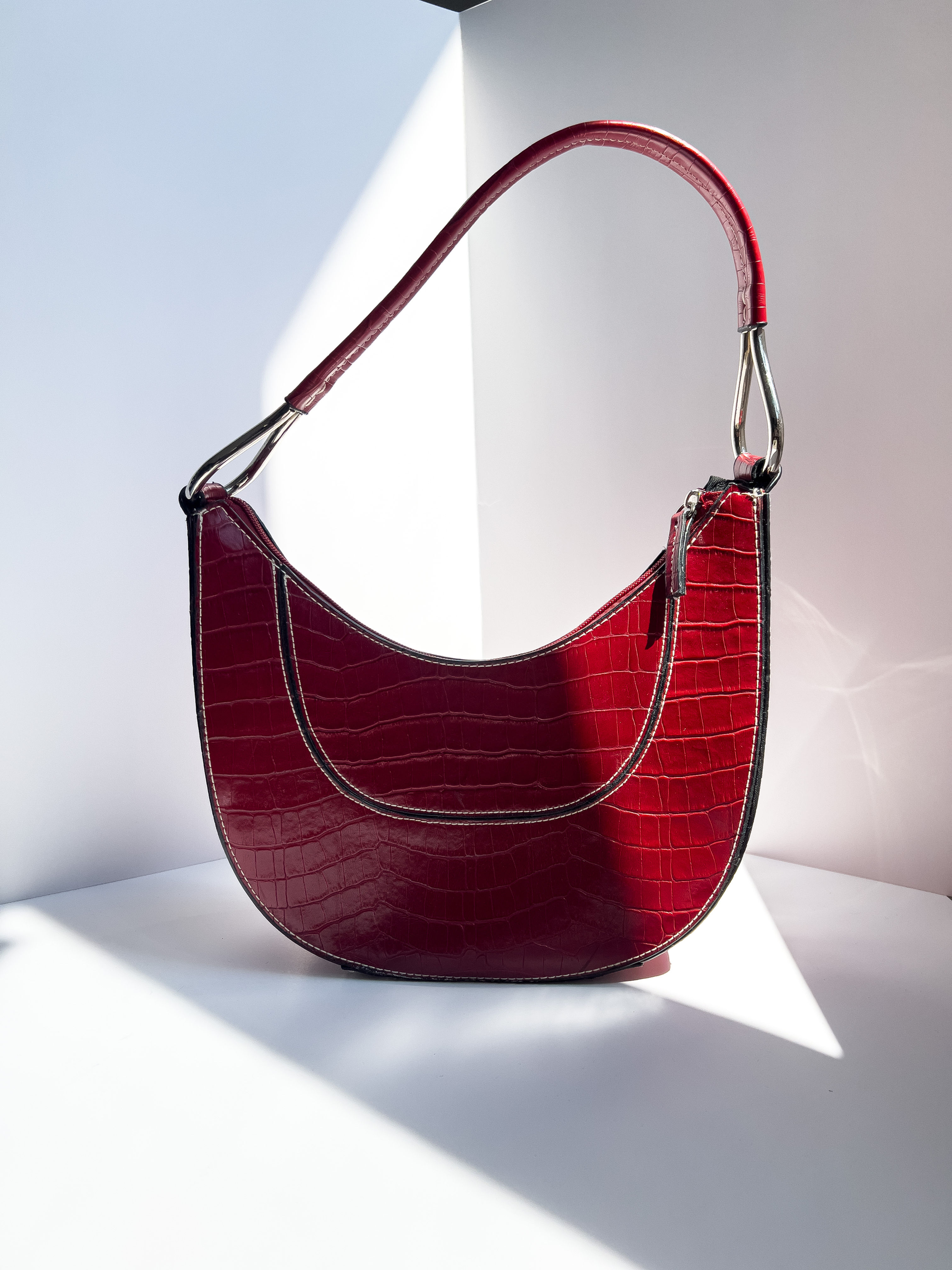 Red Half Moonshine Veneto bag