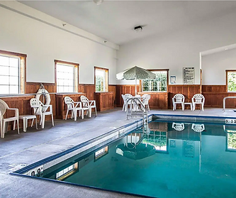 Swimming Pool Of The Quality Inn & Suites